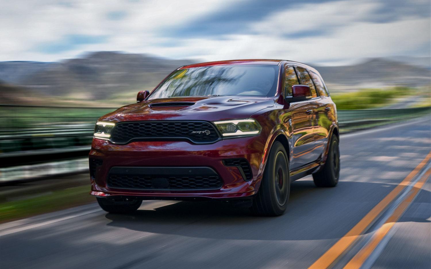 Dodge Durango SRT Hellcat 2023 SUV Drive